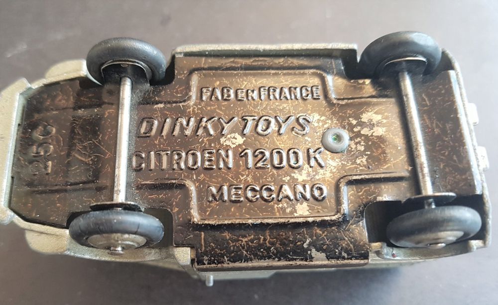 Tube gris Citroën 1200 K miniature DINKY TOYS MECCANO Made i 40