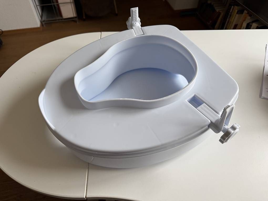 WC: Toiletten-Sitzerhöhung – Usato da Luzern venduto da tobi19823 2