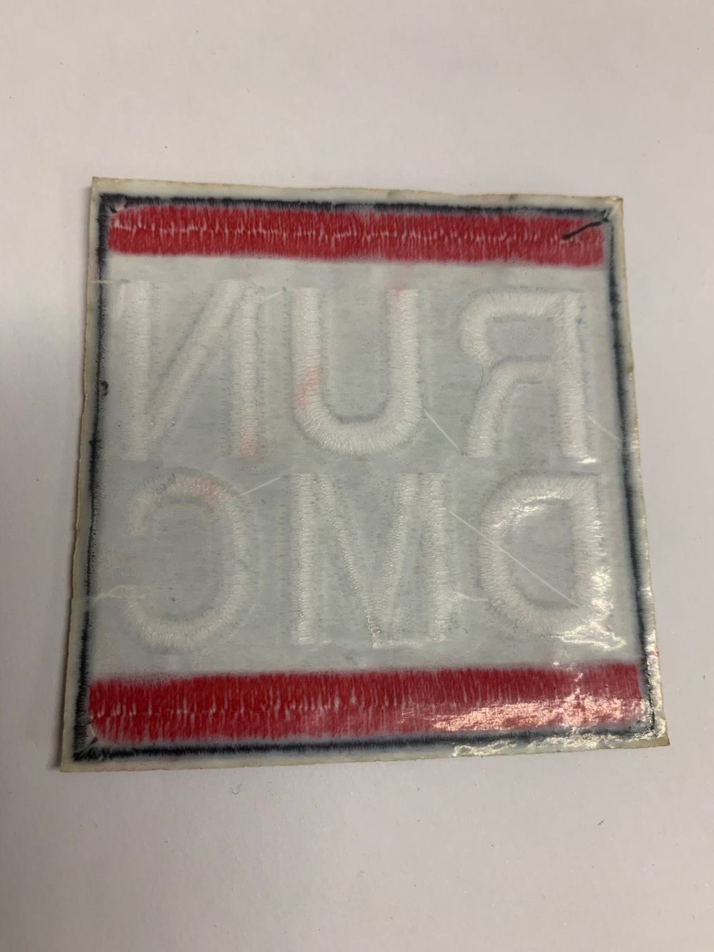 Autres vêtements & accessoires: RUN DMC Badge / Aufnäher – Neuf avec emballage d'origine à Ostermundigen par Mcone 2