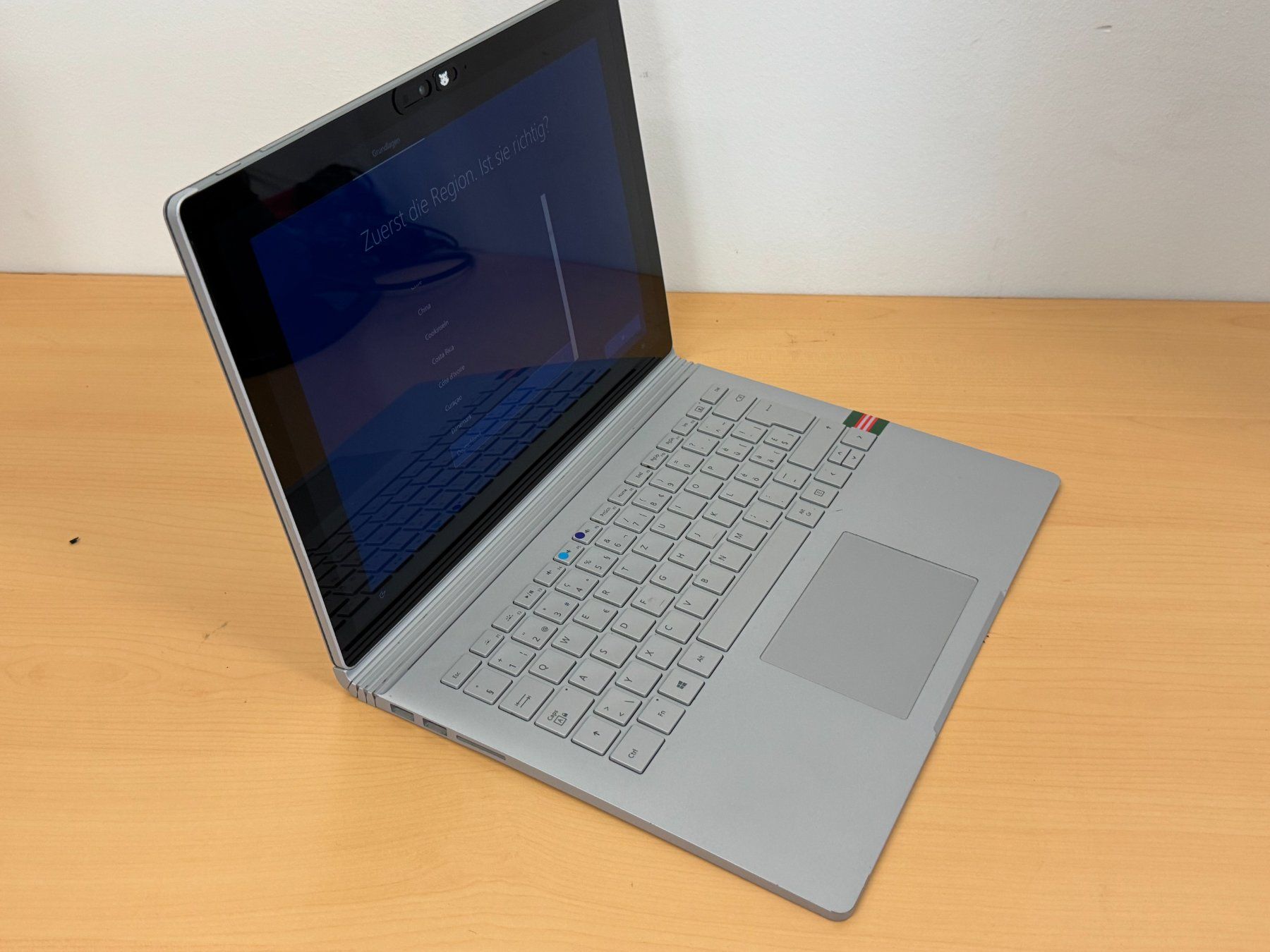 Microsoft Notebook: Microsoft Surface Laptop i5-6300 8GB 256GB mit Windows 10Pro – Usato da Ebmatingen venduto da Revivetrade 2