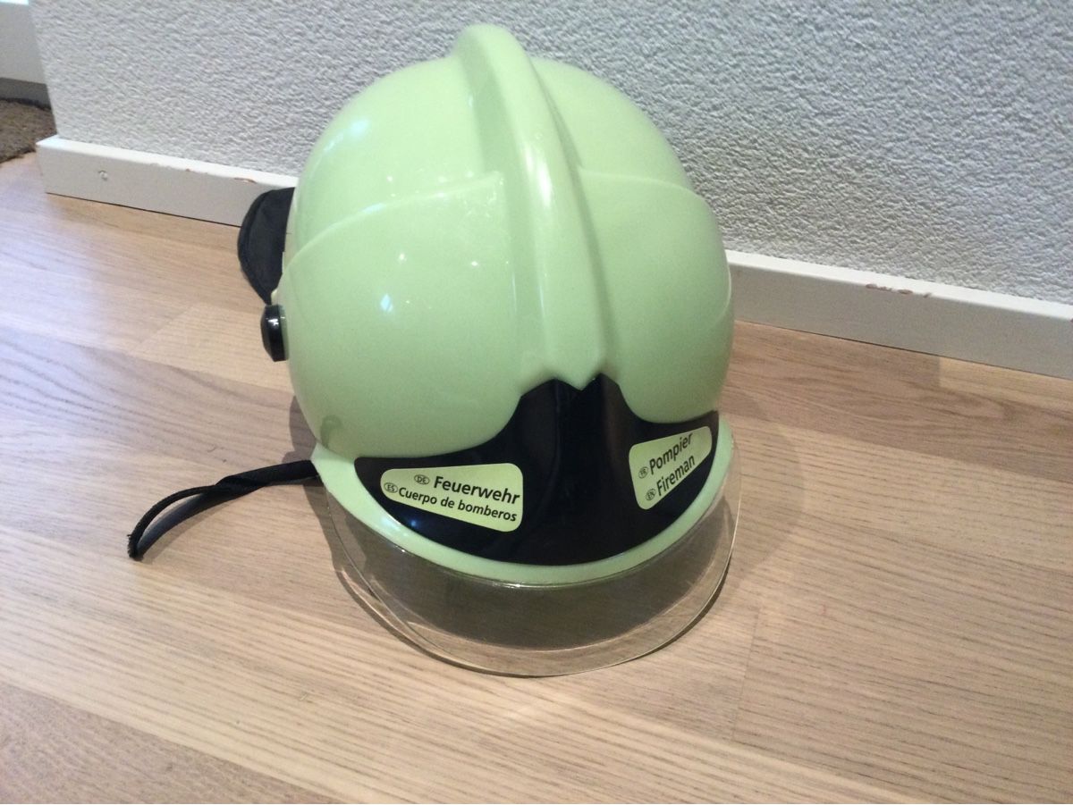 Giocattoli: Feuerwehrhelm – Usato da Muri AG venduto da Snow65