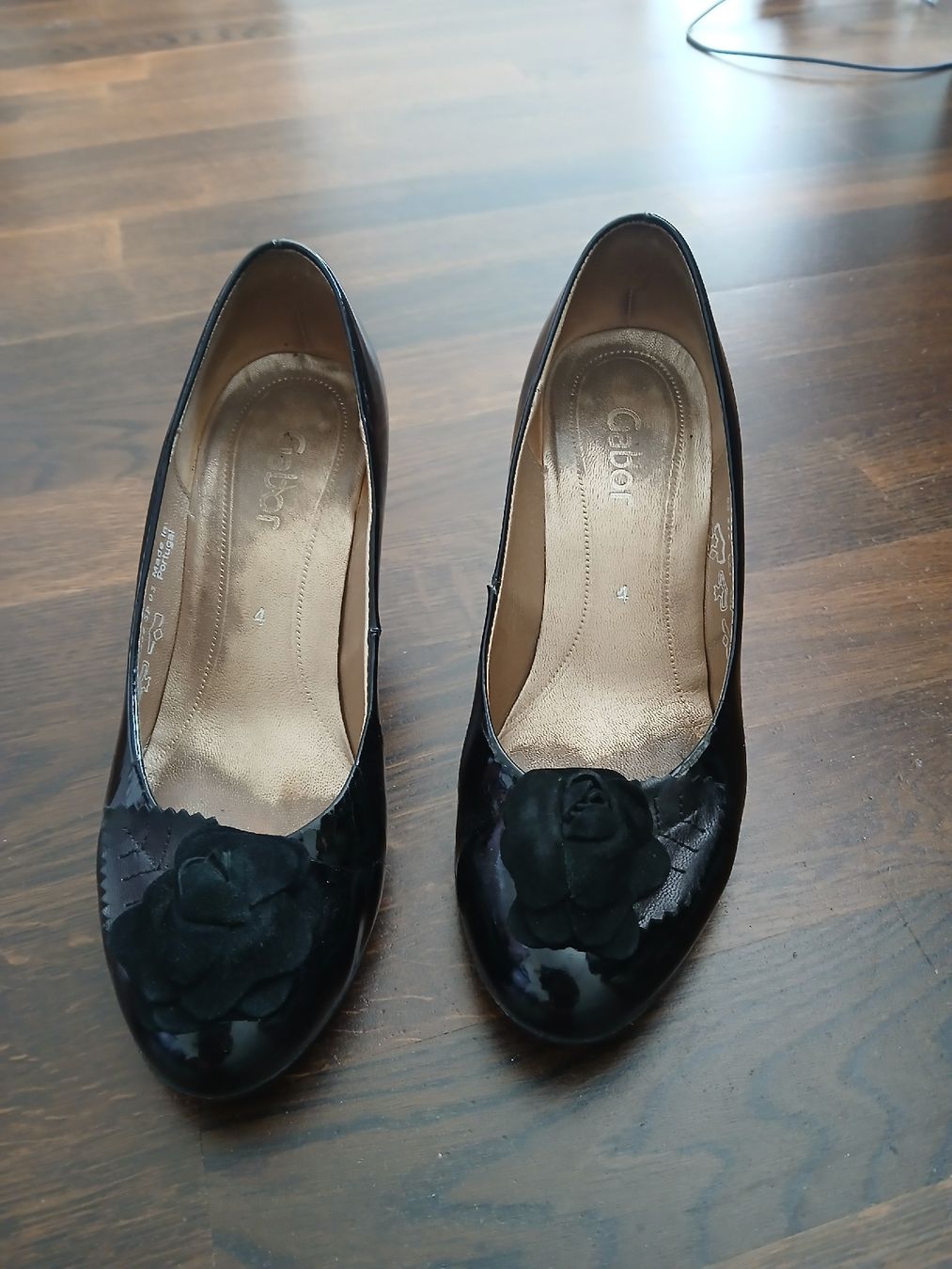 Gabor Scarpe da donna: Gabor Black Heels, Size 4, Rose Detail – Usato da Dübendorf venduto da rol_fm6d 1