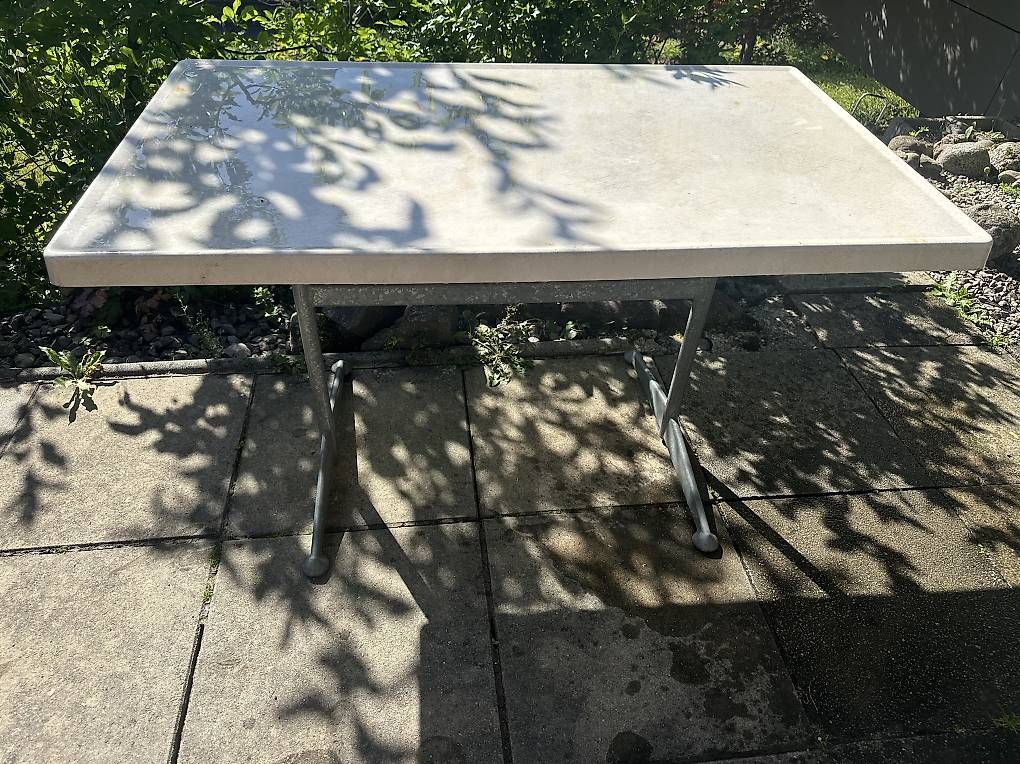 Tavoli: Outdoor-Tisch Firma "Stella" – Usato da Küssnacht am Rigi venduto da mis_skz5