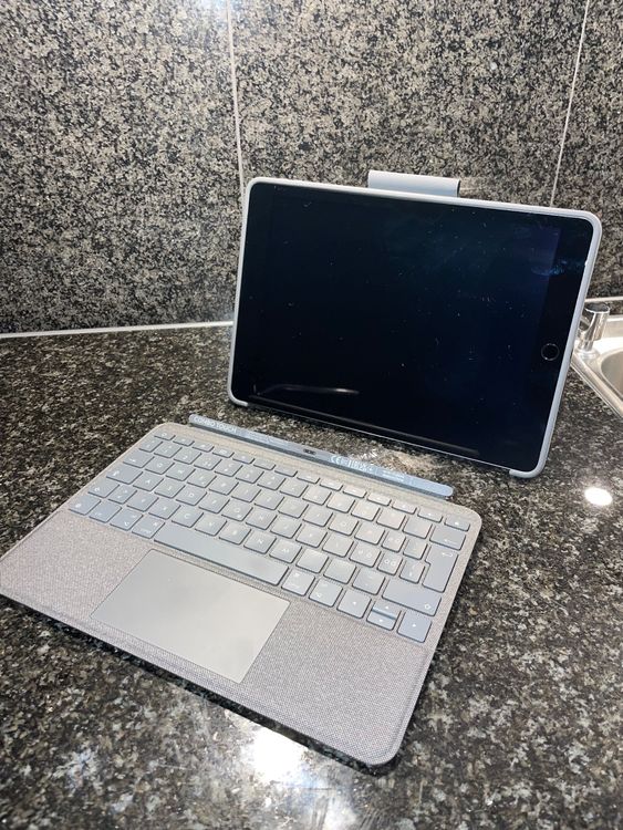 Étui clavier Slim Folio de Logitech pour iPad (10ᵉ génération