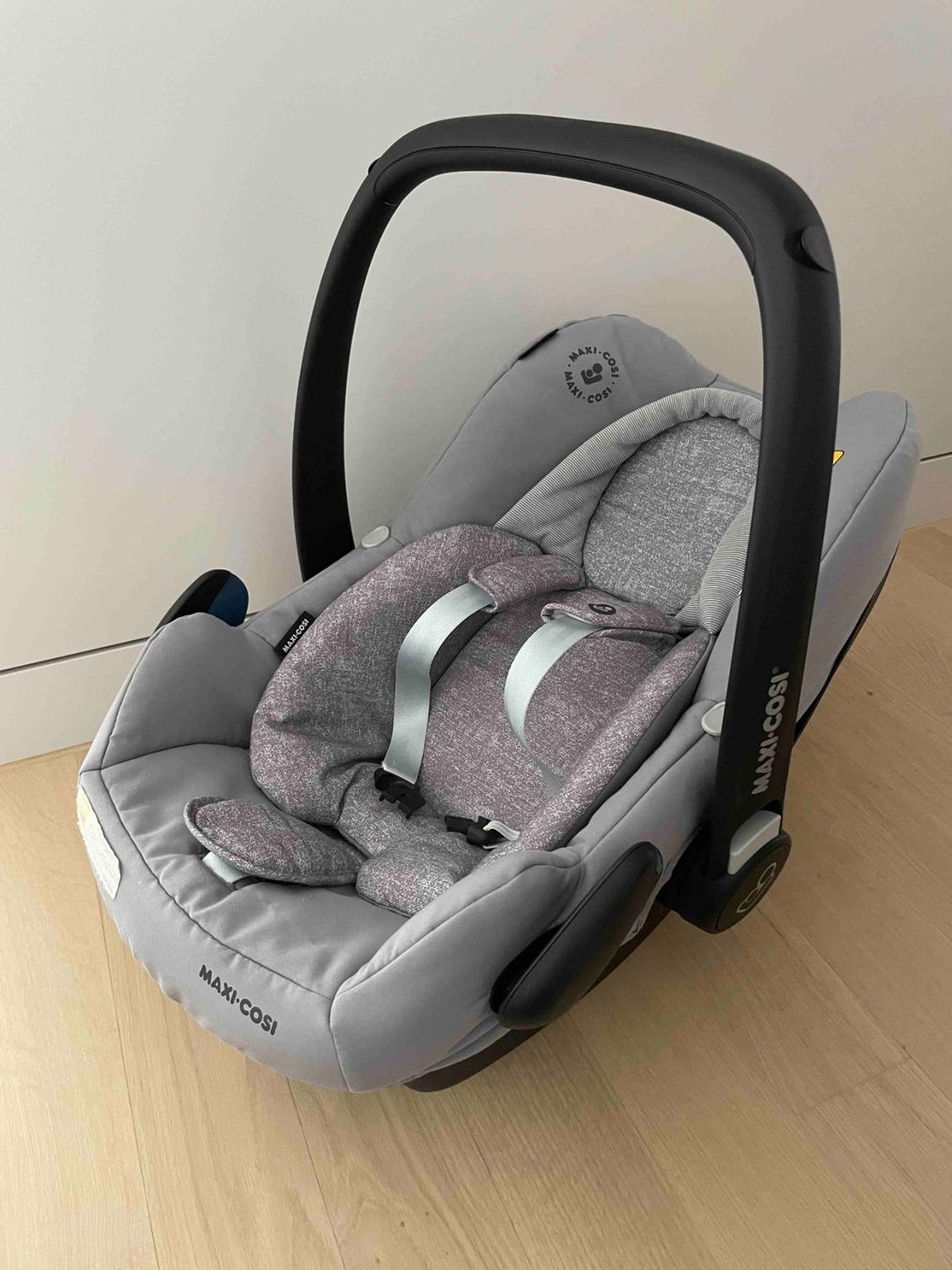 Maxi-Cosi Seggiolini per auto: Maxi Cosi Rock i-Size Autositz mit Isofixbasis – Usato da Zürich venduto da joa_xg9v 1