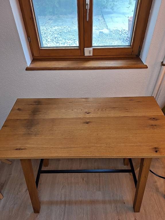 Set di tavolo e panche: Bartisch + 2 Barhocker im skandinavischen Stil  CHF 150 – Usato da Augst BL venduto da sam_gn7x 2