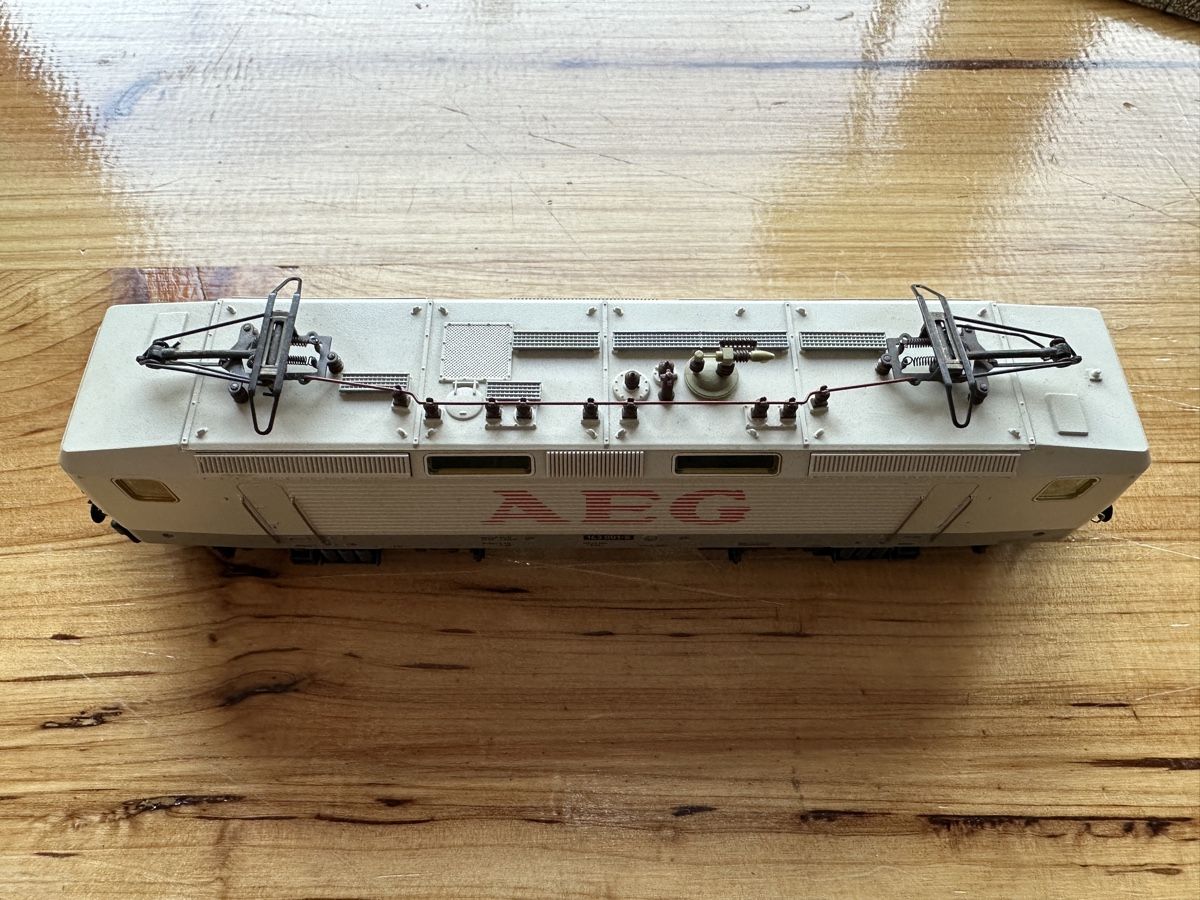 Märklin Modellini di ferrovie: Märklin H0 3441 E-Lok BR 143 AEG OVP – Usato da Schaffhausen venduto da Danilo-86 6