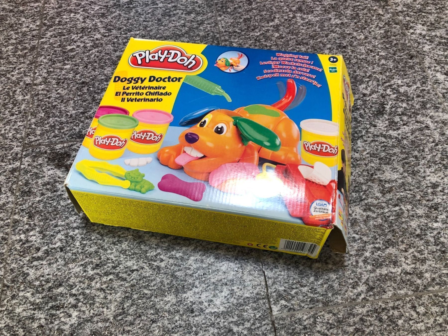 Play Dough Play Doh Doggy Doctor Shop Play-Doh Care And Carry Vet