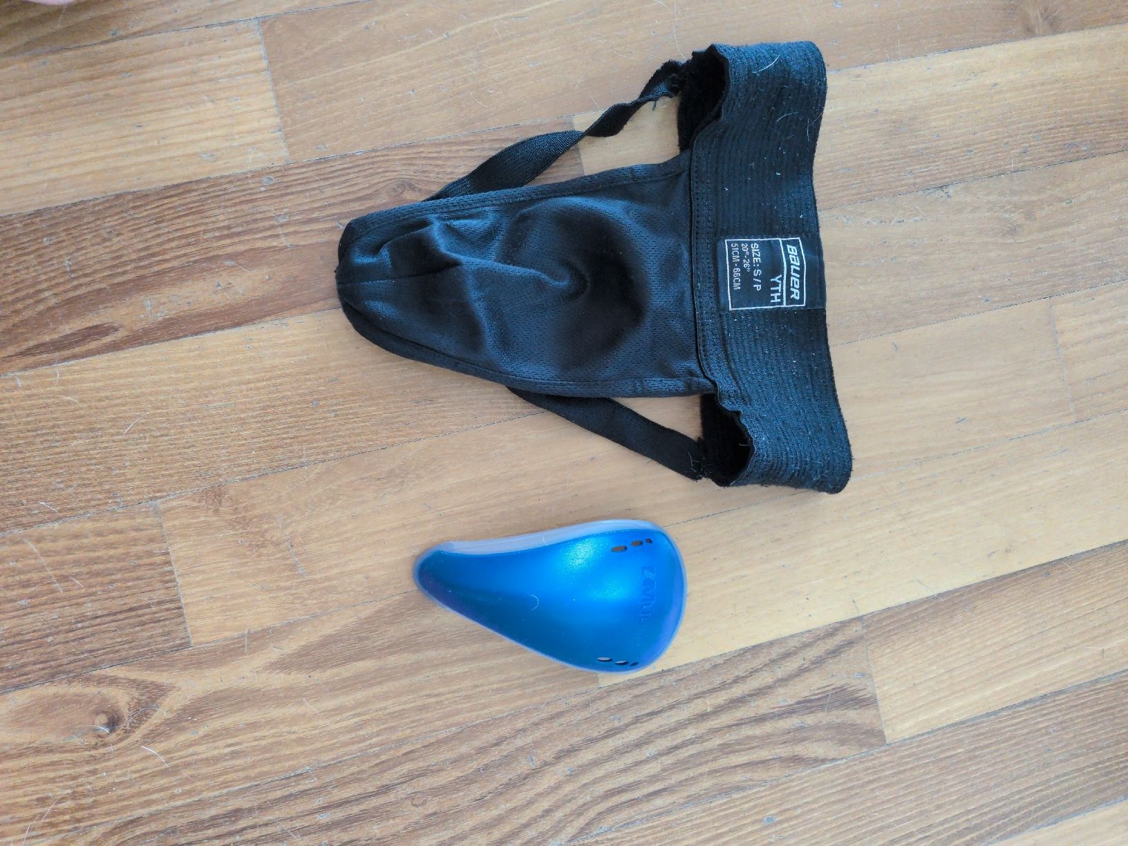 Bauer Protections: Bauer Eishockey Tiefschutz YTH S/P  – D'occasion à Zürich par lozsui 1