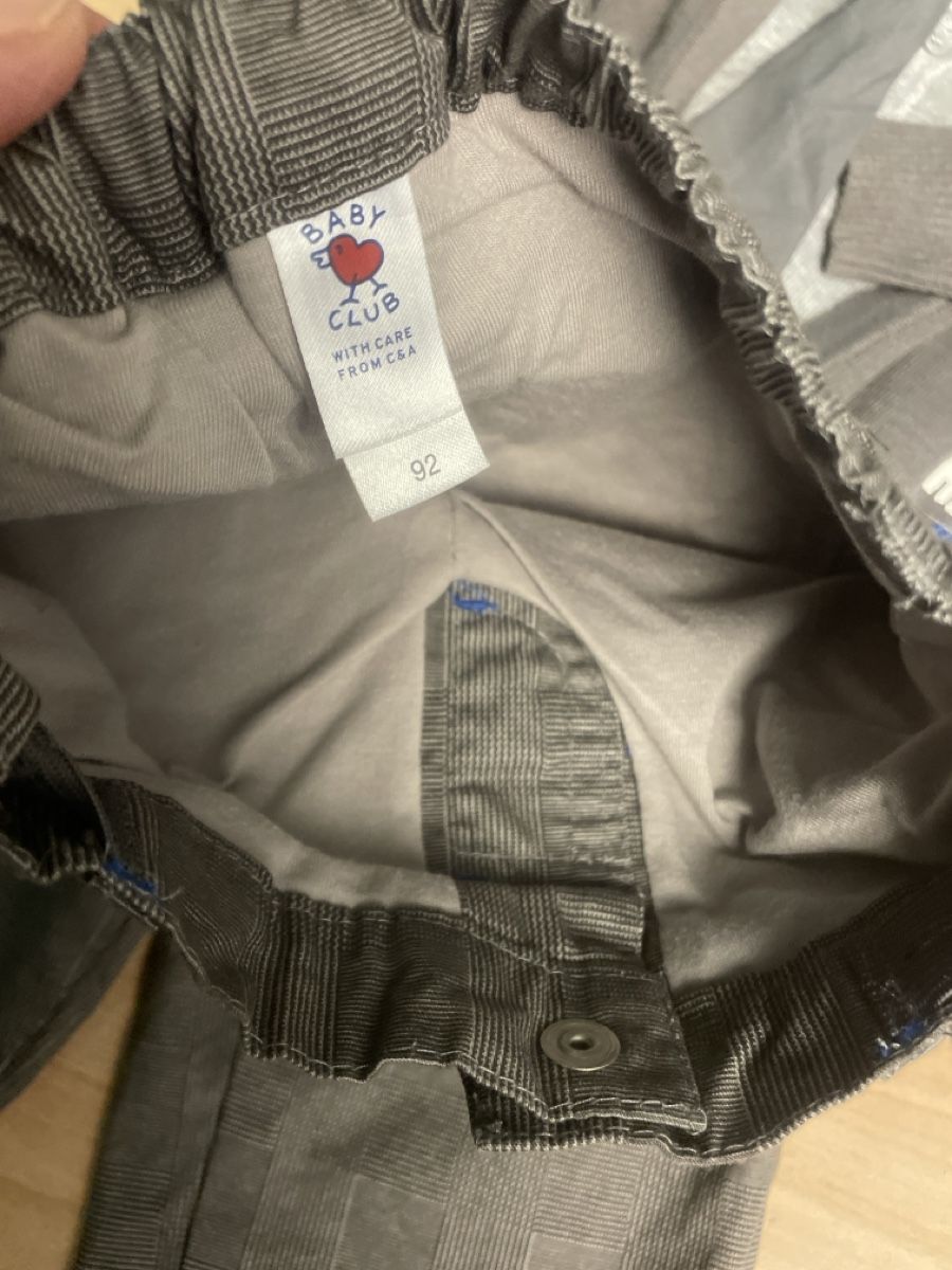 C&A Completi: C&A Anzug Gr. 92, Hemd, Strickjacke, Hose Neu – Nuovo (secondo la descrizione) da Obergerlafingen venduto da cabo4 2