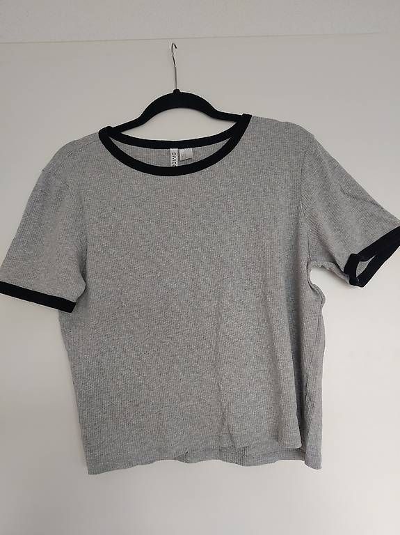 H&M T-shirt: T-Shirt Divided H&M Basic taille XL – Usato da Morges venduto da L_6688