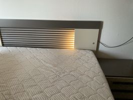 Doppelbett 160 x 200 mit indirekter Beleuchtung 
