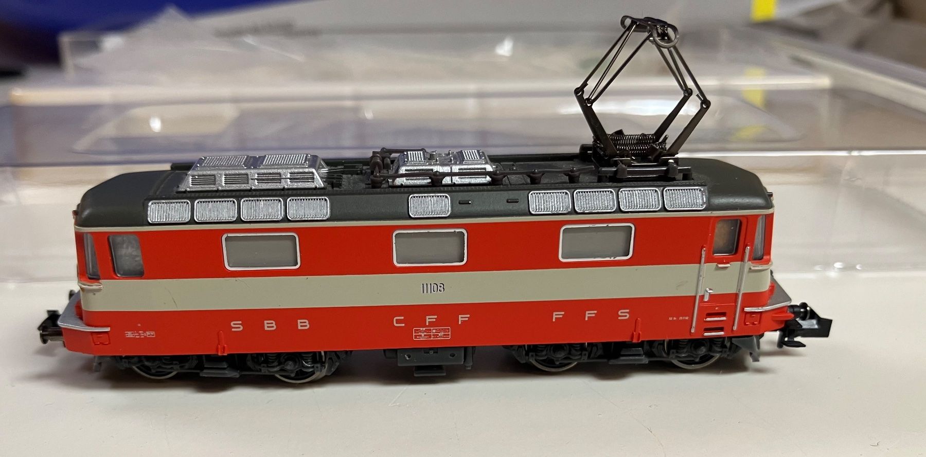 Trix Modelleisenbahnen: Re4/4 SBB  CFF Swiss Express DIGITAL Eckigen Scheinwerfer – Gebraucht aus Dompierre VD von immorentes 2
