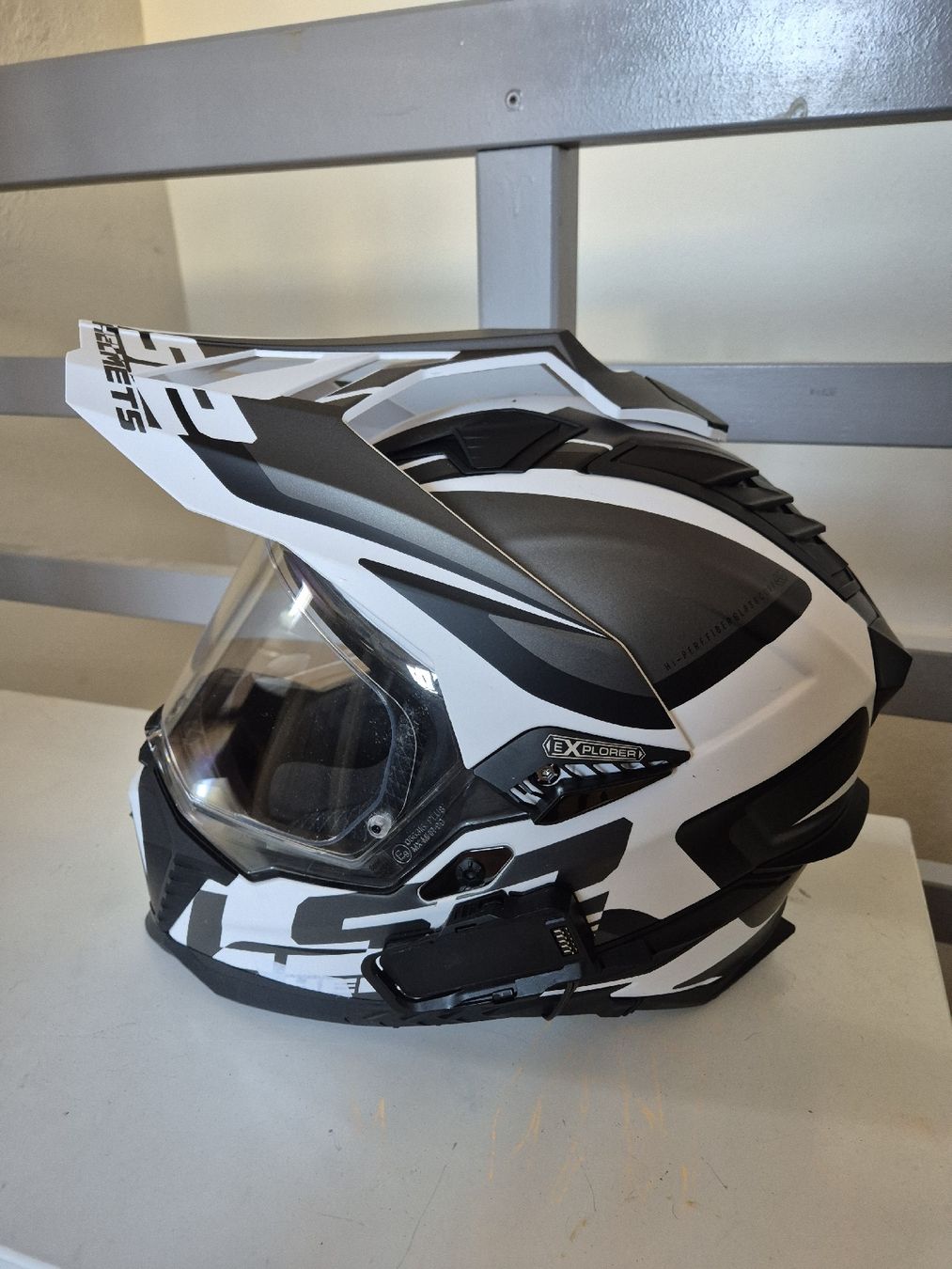 Caschi & visiere: Casque moto Explorer Plus blanc noir gris taille L – Nuovo (secondo la descrizione) da Sissach venduto da Dwilson0 2