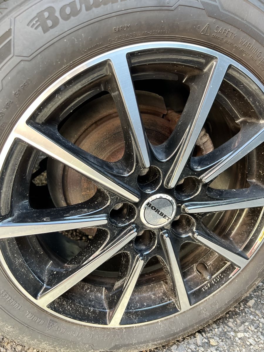 VW Automobili: VW Passat 1.8T 8-fach bereift – Usato da Dietwil venduto da kim_9ntv 5