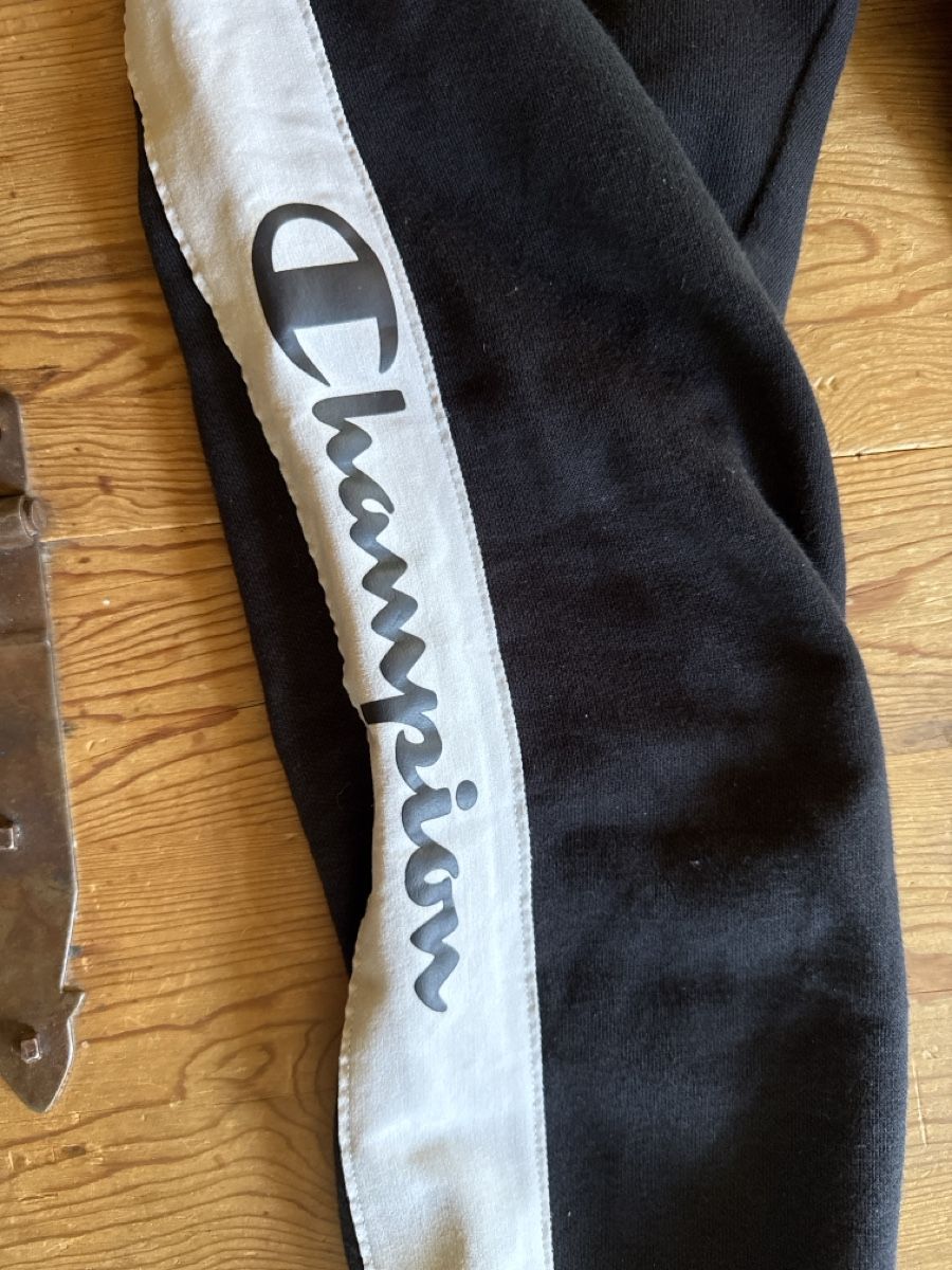 Champion Pantaloni: Champion Turnhose Gr. S – Usato da Mauren venduto da ducducturi 1