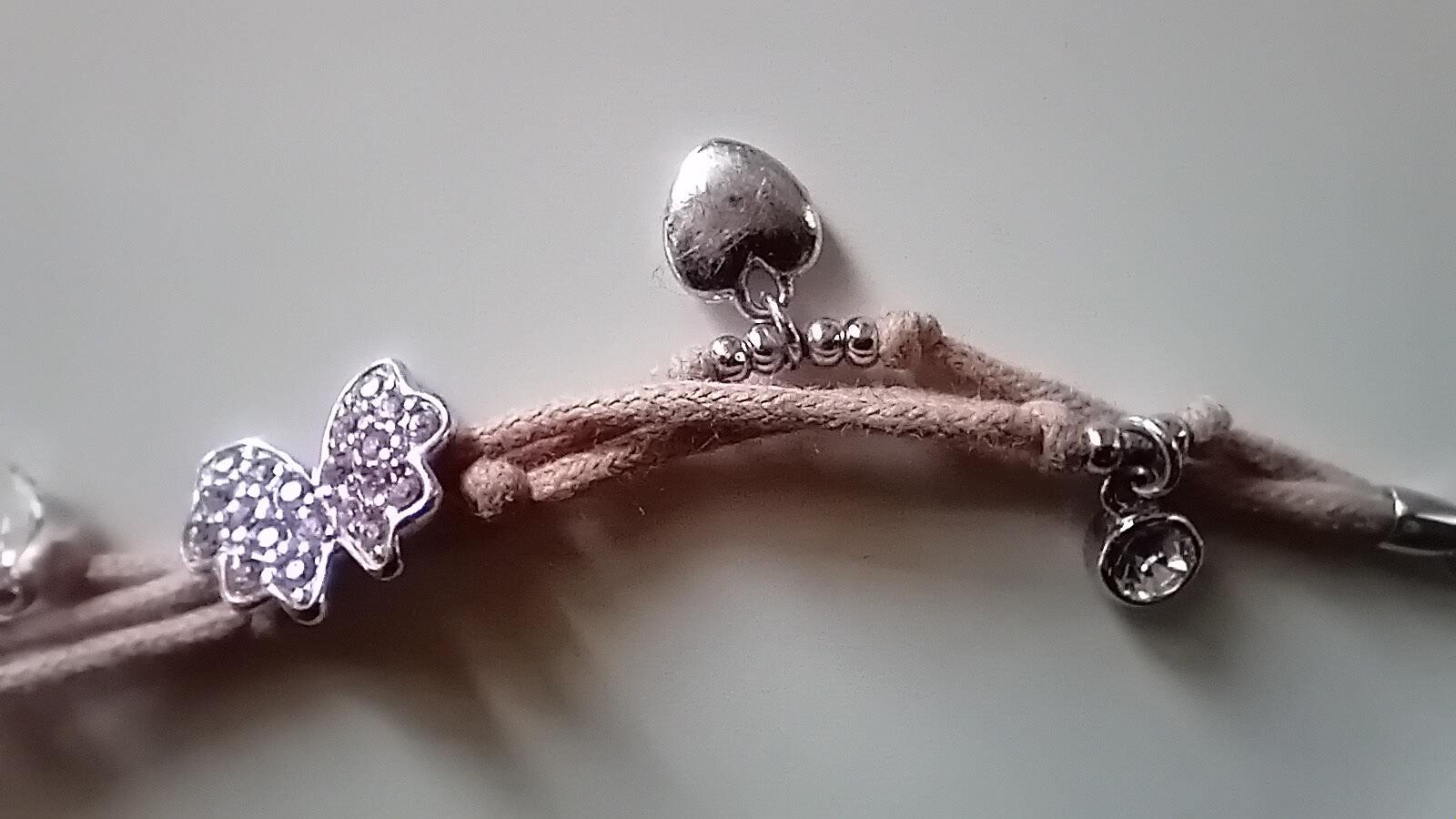 Bracciali & Braccialetti: Armband mit Anhänger Mädchen – Usato da Salez venduto da Robe12 1