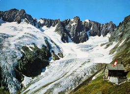 GÖSCHENERALP Hütte Chalenalp SAC mit Chalengletscher
