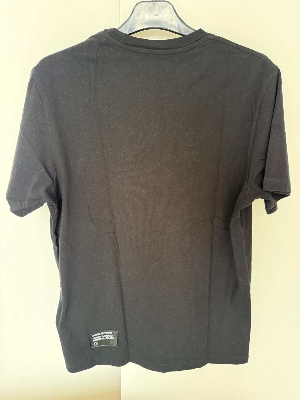 Moncler T-shirt: Moncler T- Shirt – Usato da Zug venduto da Ibu1 2
