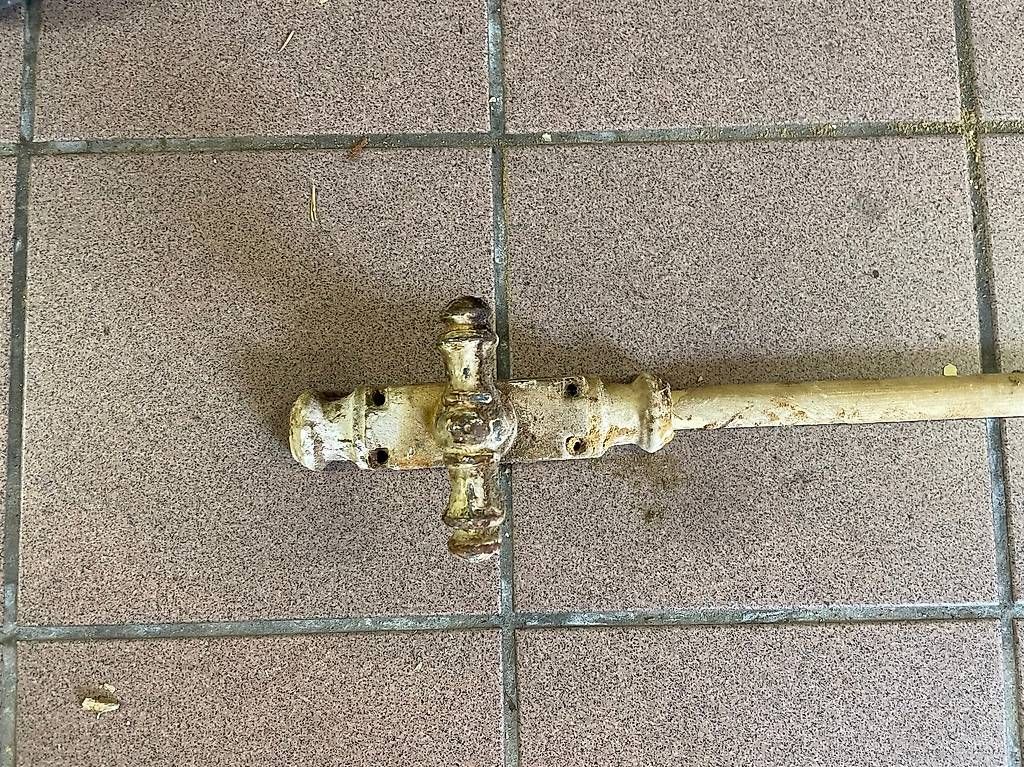 Ferramenta: Alte Fensterbeschläge – Usato da Rümlang venduto da toys4bigboys0 3