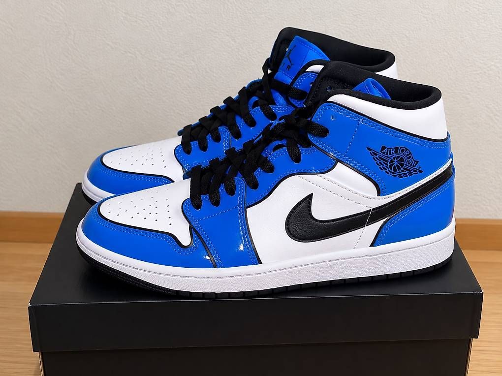 Herrenschuhe: Air Jordans 1 mid – Neu und originalverpackt aus Hornussen von Valdrinkrs 1