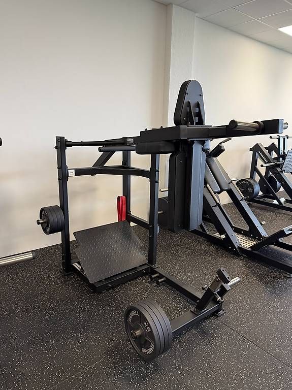 WC: Predator Strength Pendulum Squat – Gebraucht aus Tägerwilen von chris.haller 1