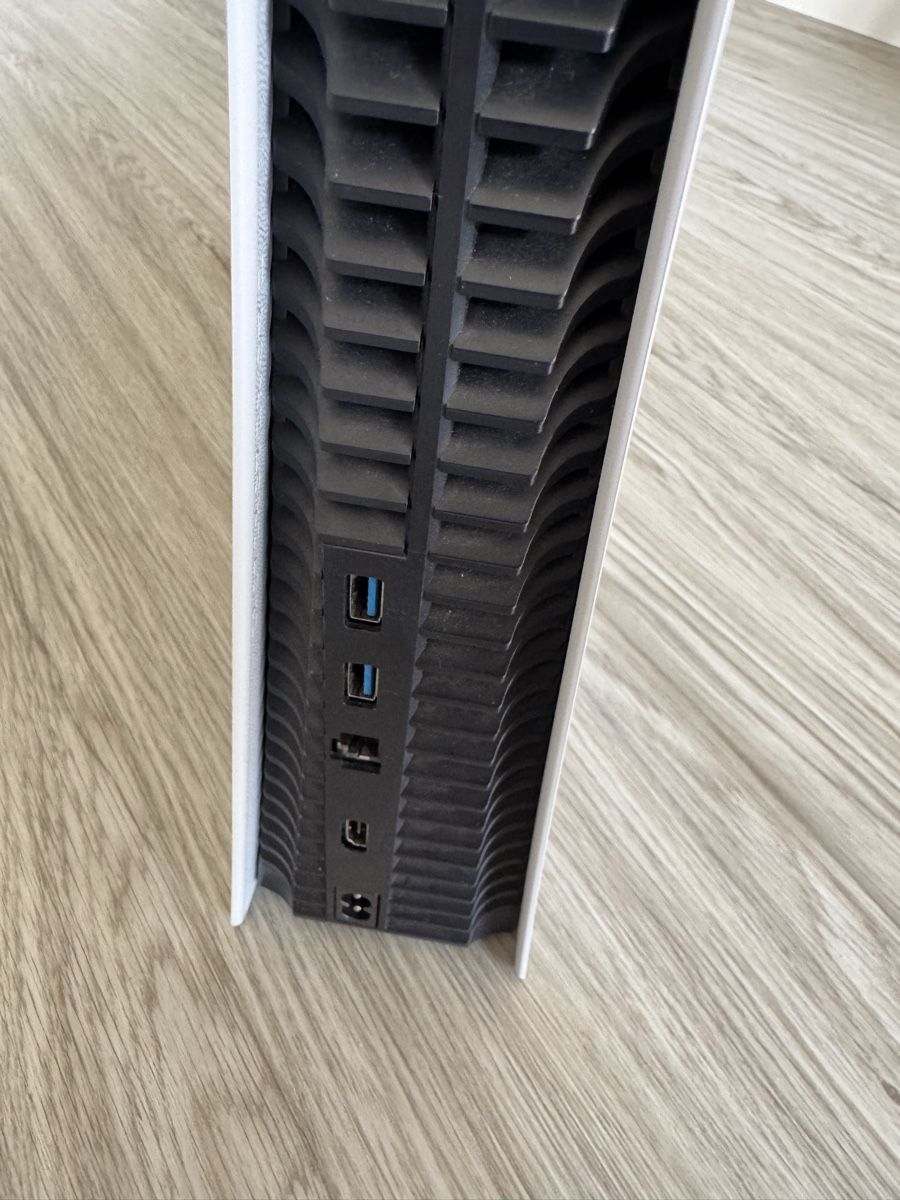 Sony Konsolen: PlayStation 5 Disc  – Defekt aus Les Reussilles von zha_8z2d 1