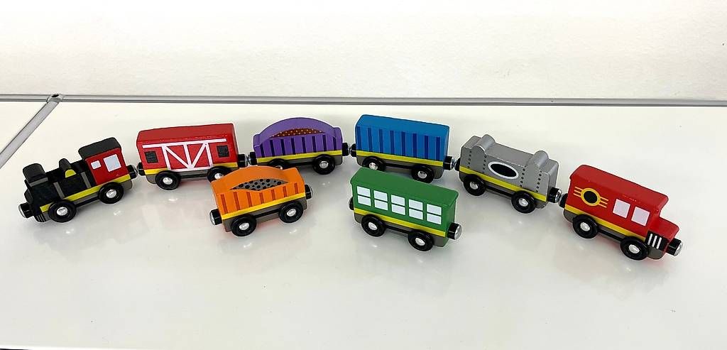Jouets: Holz Eisenbahn Magnet Verbindungen – D'occasion à Zürich par Ikle00