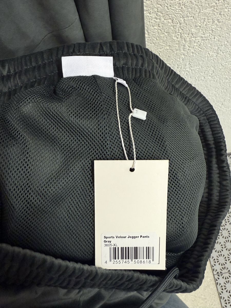 Lotti di vestiti: OLAKALA Tracksuit – Nuovo e nell'imballaggio originale da Biel/Bienne venduto da lichterhoh 4