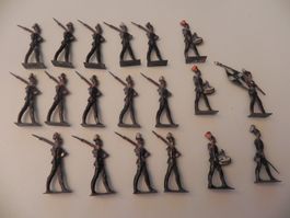 19 altes Metall Militär Soldaten - Blei - Zinn ?
