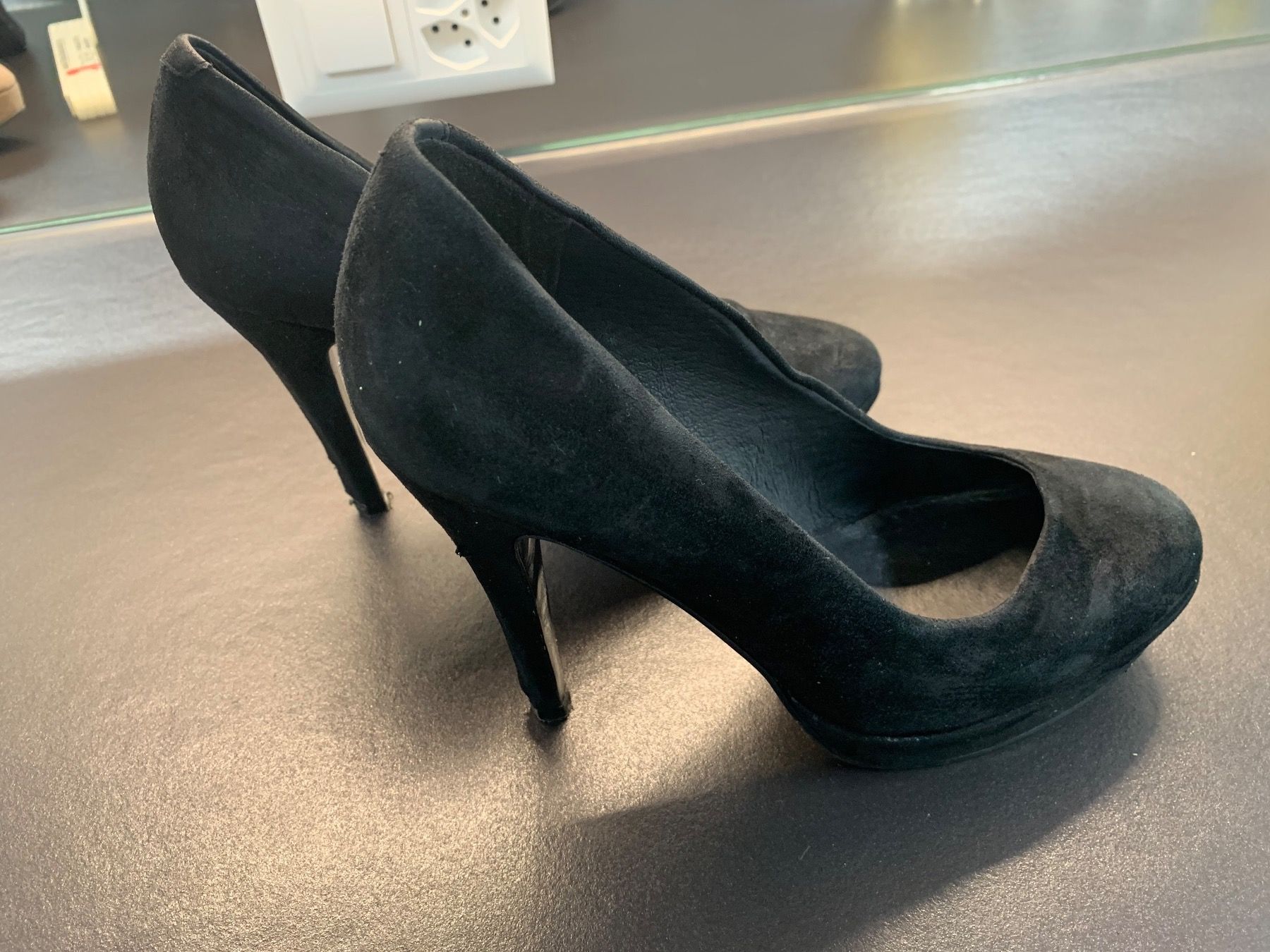 Damenschuhe: High Heels Farbe schwarz, Grösse 37, Leder – Gebraucht aus Einsiedeln von important__ 1
