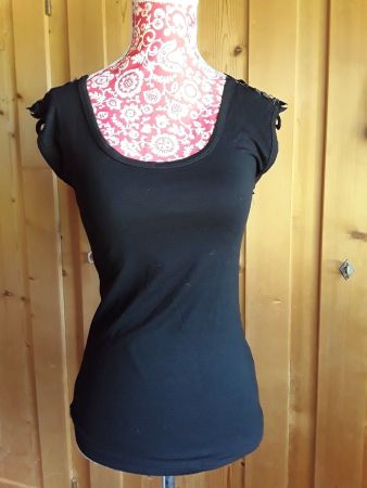 Top mit Spitze