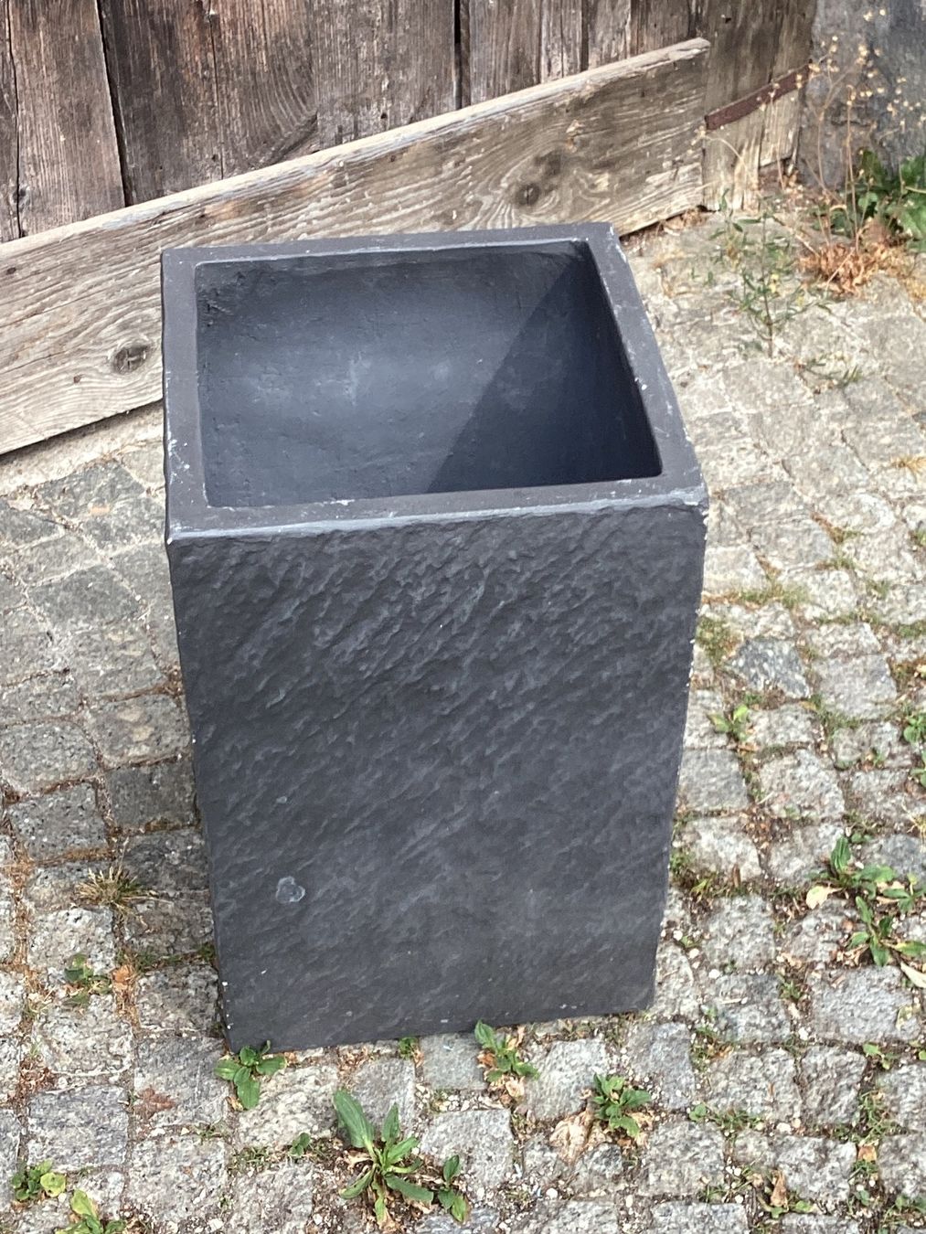 Vasi per fiori: Beau bac rectangulaire  anthracite, idéal int. Ou ext. – Usato da DELéMONT venduto da phi_nono 1
