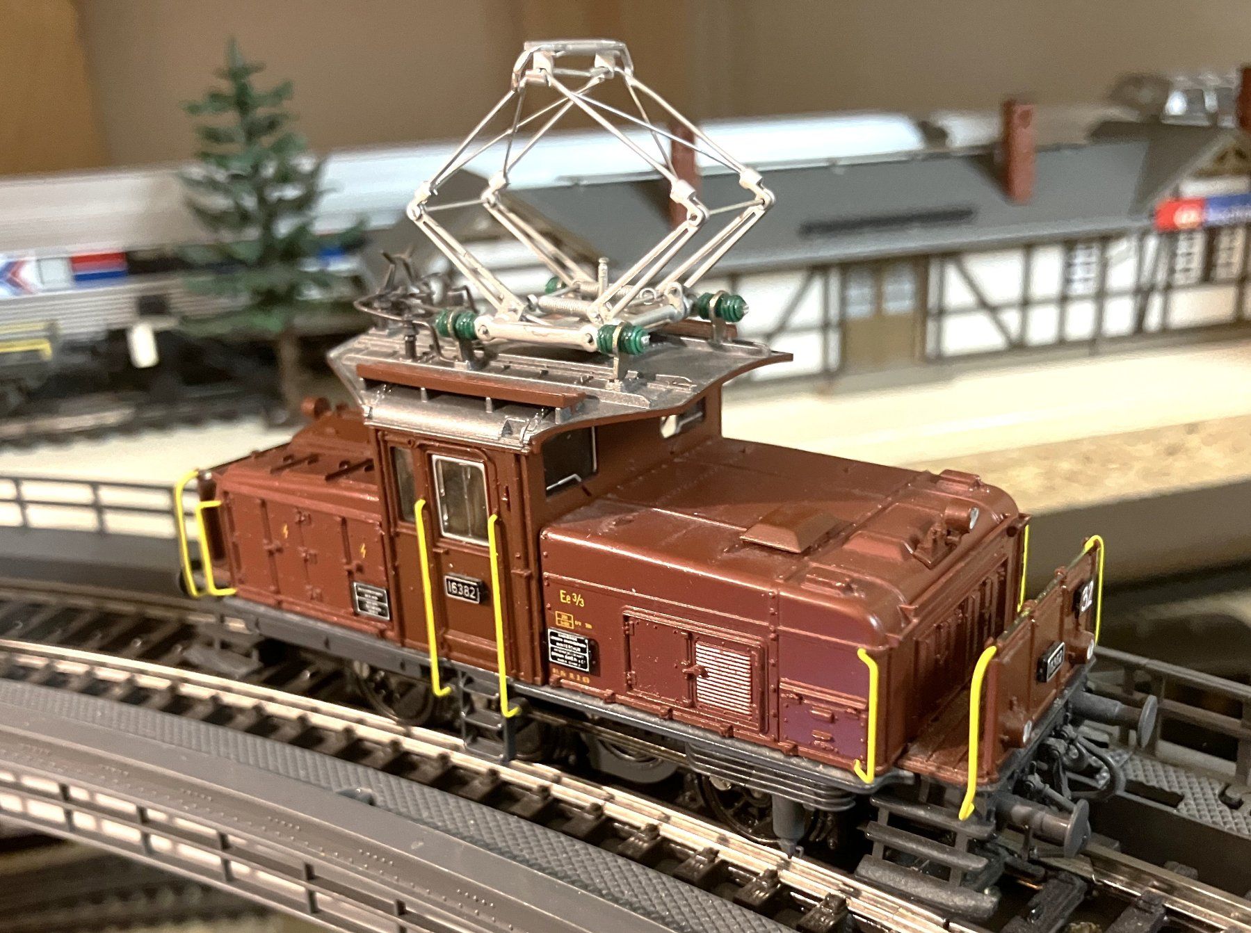 Roco Trains électriques: Roco 43529 SBB Ee3/3 braun digital – Défectueux à Frauenfeld par gut_und_guenstig 1