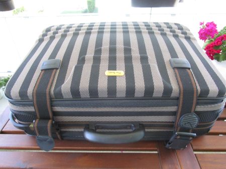 Original Koffer mit Rollen von PIERRE CARDIN,60 Fr.