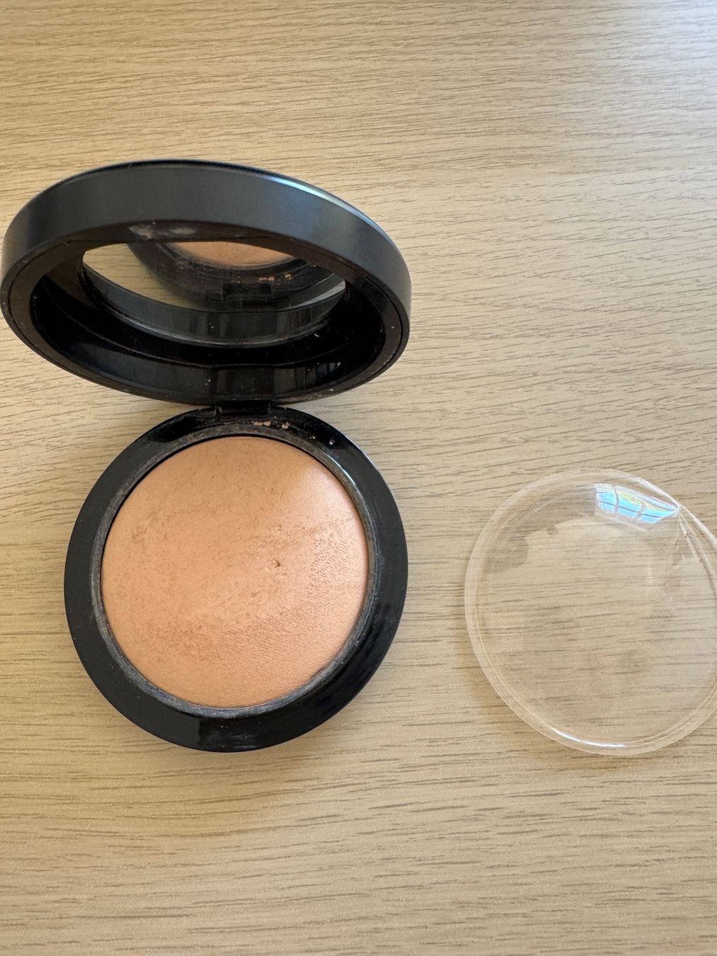 Mac Cosmetics Maquillage: MAC, Puder, Medium Plus – D'occasion à Basel par Pacco09 1