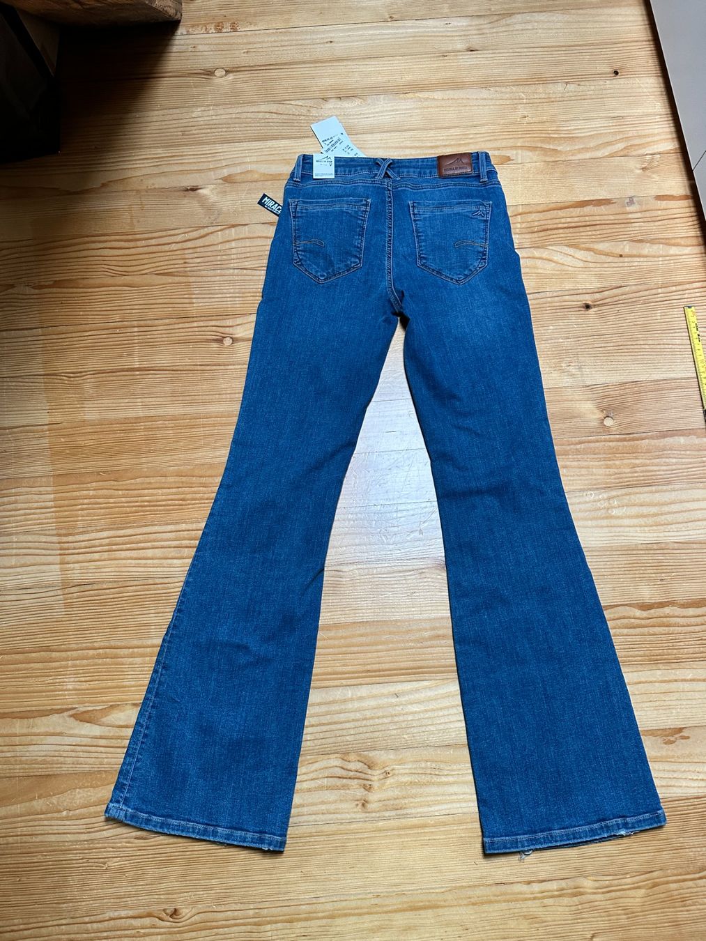 Jeans: Jeans Boot Cut 27/32 neu mit Etikett – Nuovo e nell'imballaggio originale da Gümmenen venduto da FelizitasHermann 7
