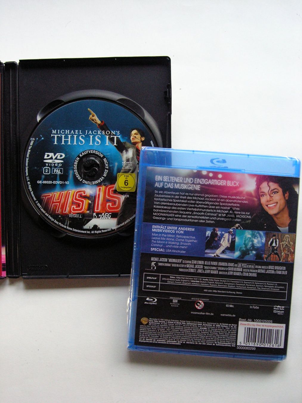 Tutti i DVDs: MICHAEL JACKSON MOONWALKER & THIS IS IT – Nuovo (secondo la descrizione) da Zuzwil SG venduto da vette13 3