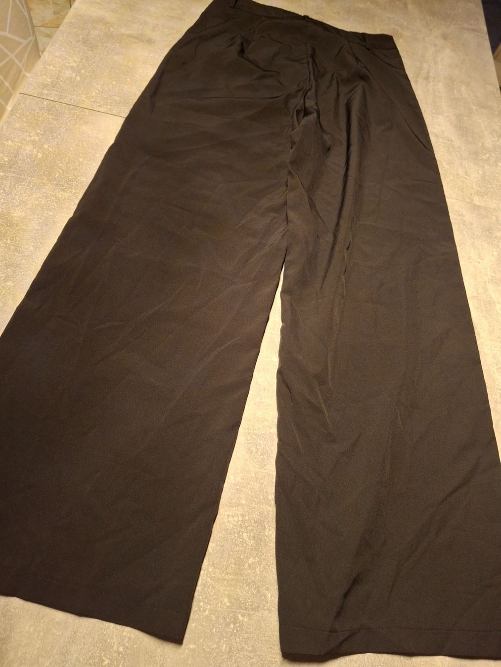 Shein Pantaloni: Pantalon fluide noir taille 36 marque Shein – Usato da Villiers venduto da san_jn5w 6