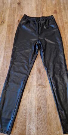 Schwarze KunstLeggings, Grösse 12/13Jahre, neuwertig!