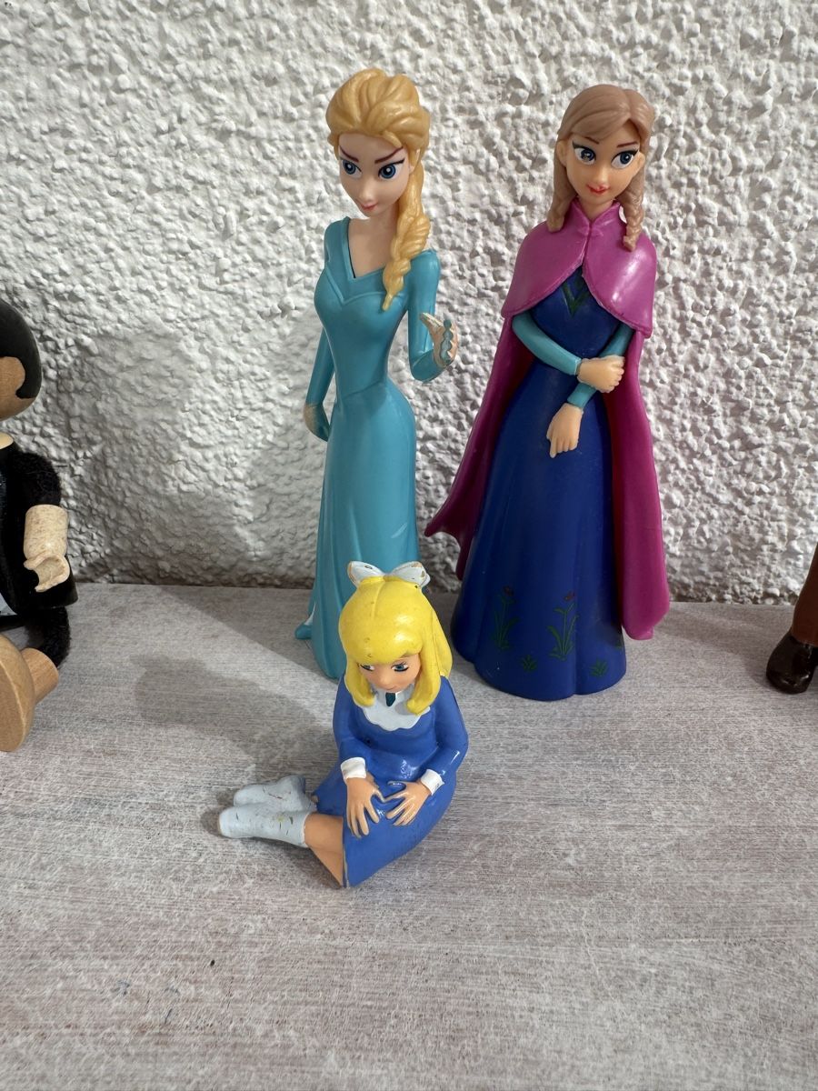 Spielzeuge: Über 70 Spielfiguren – Gebraucht aus Wolhusen von Hendrix05 3