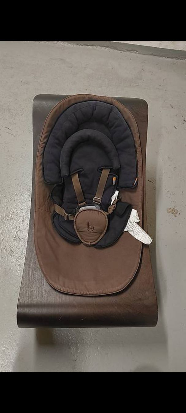Sdraiette & Sdraiette a dondolo: Bloom Coco Lounger mit Universal Snug Sitzverkleinerer – Usato da Basel venduto da MinaM2014