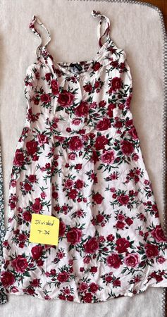 White Rose Print Summer Dress - Size 36 - Divided 🌹
