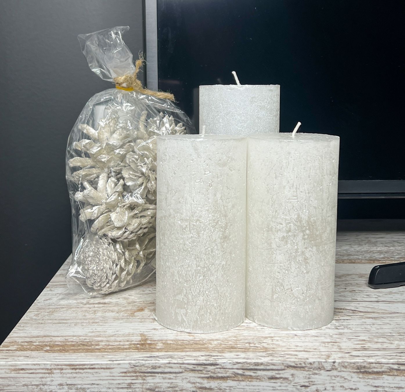 Candele: Set white candles plus silver pineapples - New! – Nuovo e nell'imballaggio originale da Cama venduto da UnleashdByAna 1