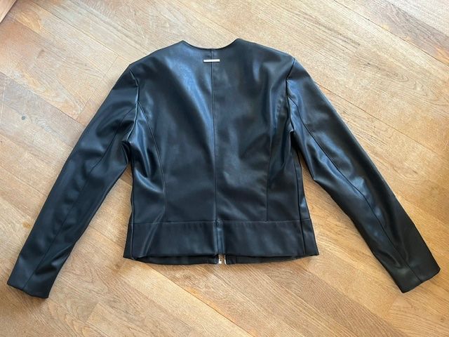 Armani Giacche: Kunstlederjacke von Armani Exchange schwarz – Usato da Steinmaur venduto da Dyleila 3