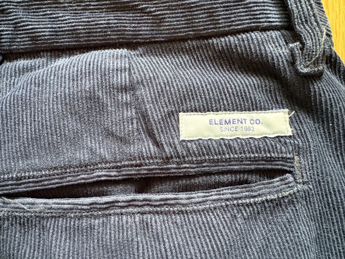 Element Pantaloni: Cordhose der Marke "Element" in Grösse 33 – Usato da Solothurn venduto da M_A_R_C_O_ 4