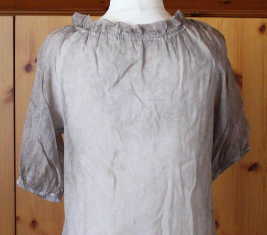Camicette: Kurzarm Bluse hellbraun Gr. M – Usato da Flüelen venduto da Diversicum-Textil 5
