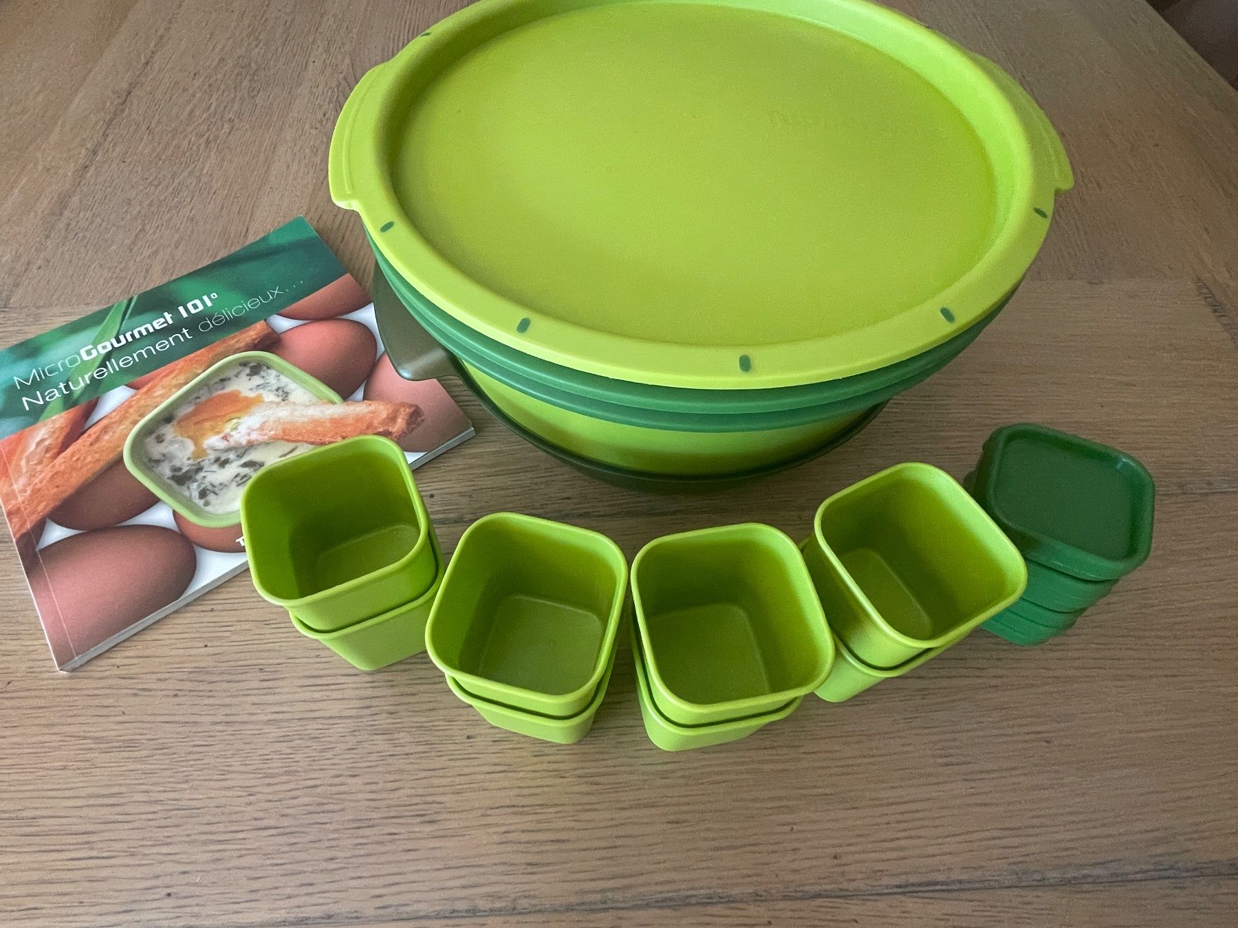Tupperware Behälter & Ähnliches: Tupperware MicroGourmet / MicroVap avec mini-moules Set vert – Neu (gemäss Beschreibung) aus Gland von san_xz5j