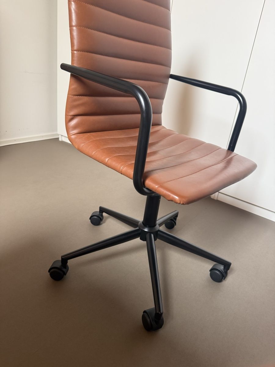 Stühle: Bürostuhl cogniac – Gebraucht aus Zürich von fluzue