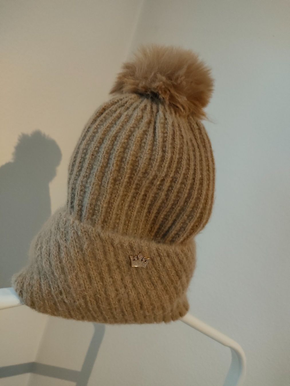 Altro in Moda donna: Kuschelige Mütze mit Kunstpelzbommel – Nuovo (secondo la descrizione) da Dietikon venduto da MJ_Sporting 2